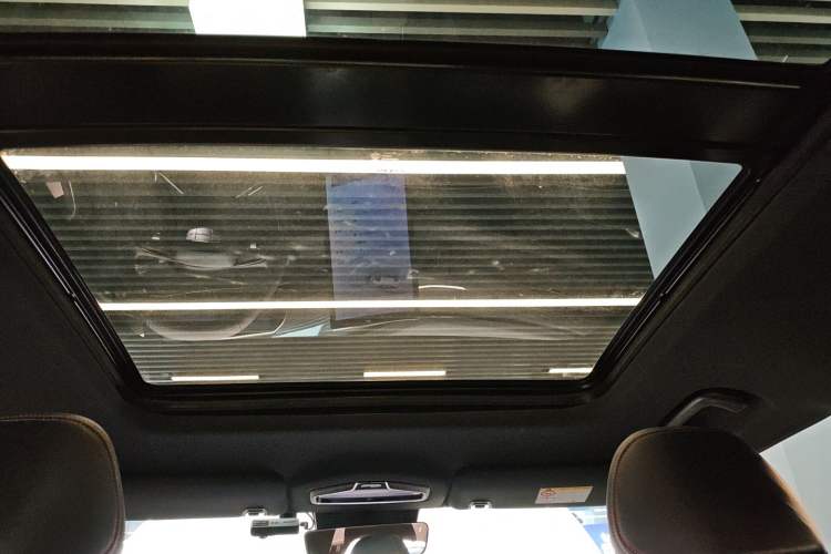 Used Geely Auto Emgrand X7 Sport 2024 1.5TD Smart Connect+ Headliner