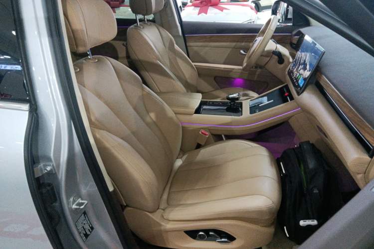 Used Hima AITO M7 2024 1.5T Intelligent Driving 4WD Ultra Version 6 Seats
