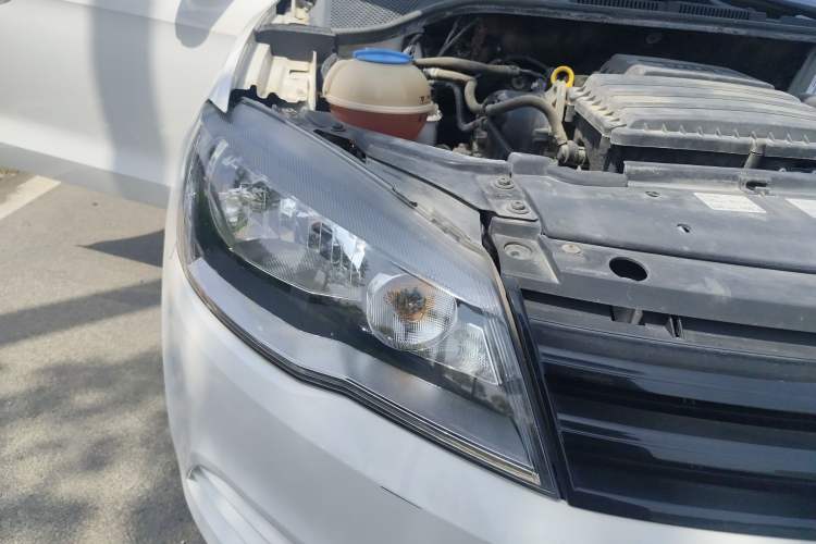 Used Volkswagen Jetta 2015 Value Edition 1.6L Manual Fashionable Style
