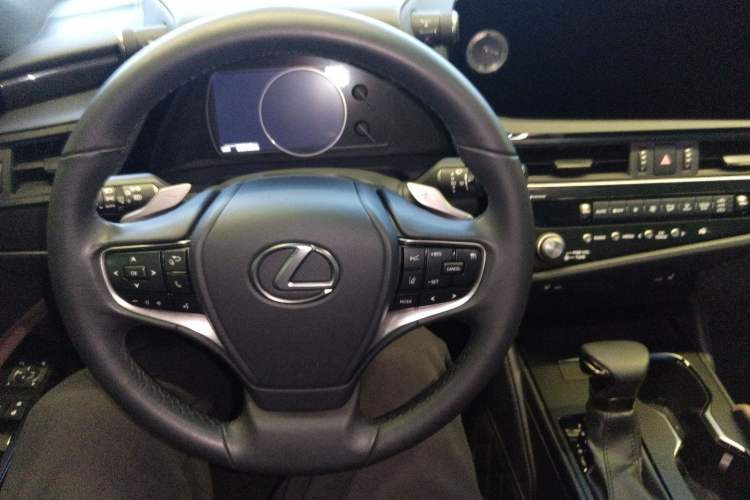 Used Lexus ES 2022 200 Excellence Edition