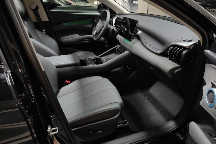 Used BYD Yuan PLUS 2025 Intelligent Driving Version 430 KM Beyond-Range Edition Right Front Seat