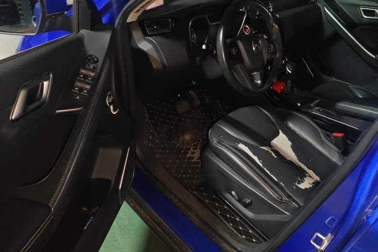 Used JMC Yusheng S330 2016 1.5L GTDi Automatic Two-Wheel Drive Fashion Edition Driver Seat