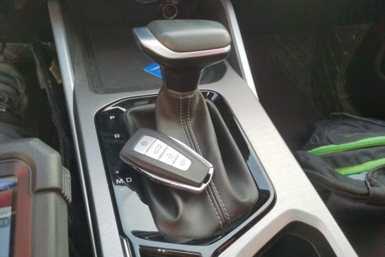 Used Geely Auto Emgrand 2023 4th Generation Champion Edition 1.5L CVT Prestige Model Gear Lever