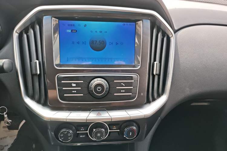 Used JMC Yuhu EV 2022 4x2 LX JX1032PSEF5BEV Audio And AC Panel