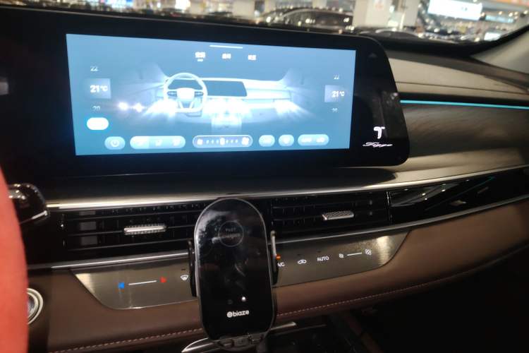 Used Chery Tiggo 8 PRO 2024 Champion Edition 390T Four-Wheel Drive Peak Version 5 Seats Audio And AC Panel