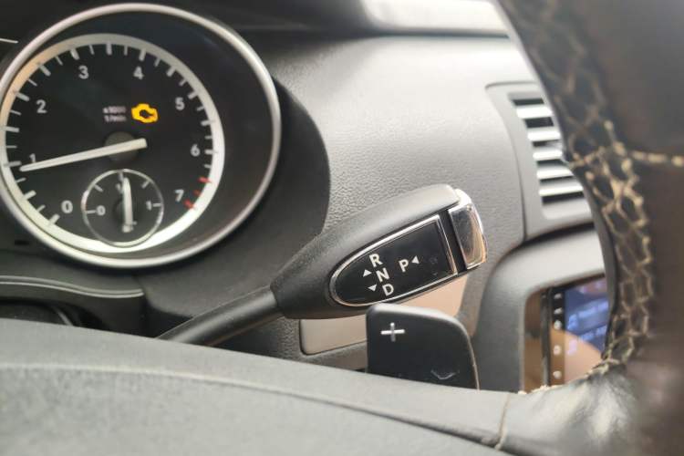 Used Mercedes-Benz R-Class 2014 R 320 4MATIC Business Model