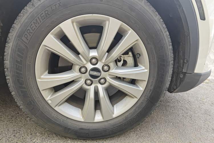 Used Lincoln MKX 2018 2.0T Two-Wheel Drive Deluxe Edition
