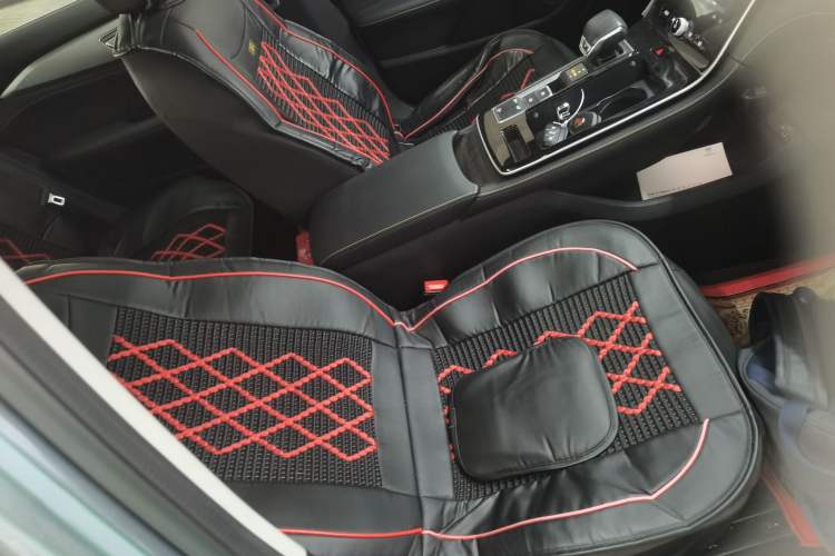 Used Roewe i6 MAX 2020 300TGI Automatic "Swell Cool Smart Drive" Edition Right Front Seat