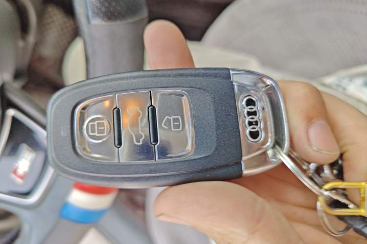 Used Audi A4L 2013 35 TFSI Automatic Comfort Model Vehicle Key