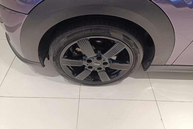 Used MINI MINI 2023 Updated 1.5T COOPER Artist Five-Door Edition