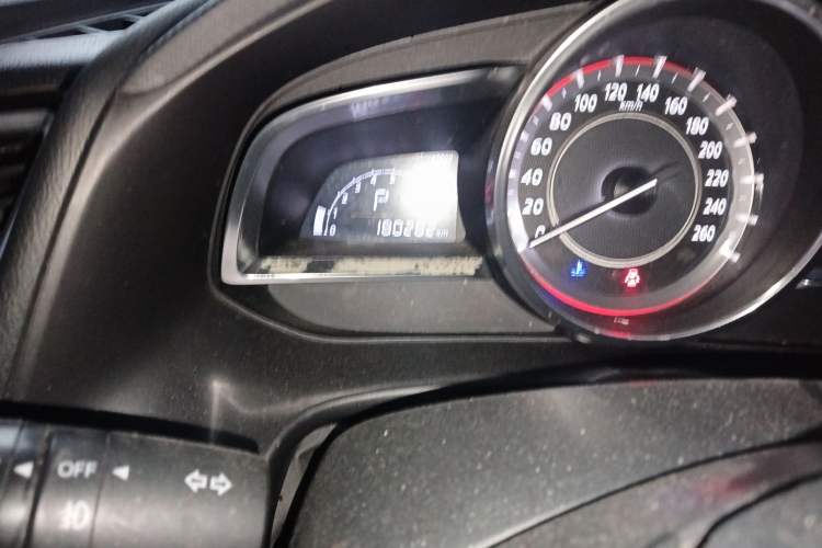 Used Mazda Mazda 3 Axela 2016 Sedan 1.5L Automatic Luxury Model