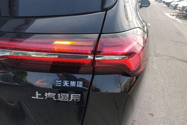 Used Buick Envision 2024 Encore Plus 28T Two-Wheel Drive Luxury Edition Exterior 3