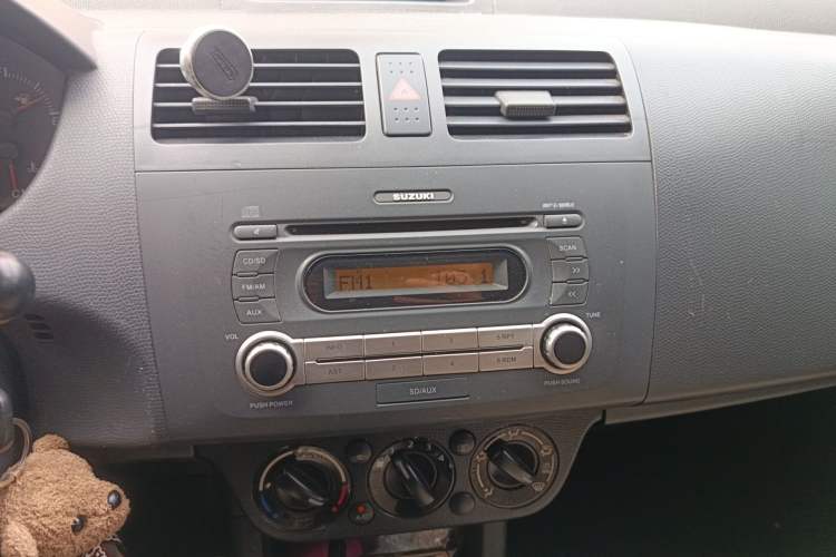 Used Suzuki Swift 2011 1.5L Automatic Fashion Edition Audio And AC Panel