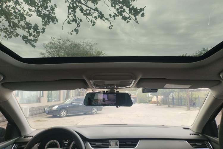 Used Skoda Octavia 2018 TSI280 DSG Flagship Edition Headliner