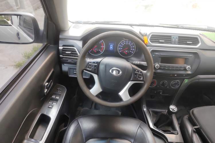 Used Great Wall Wingle 5 2017 2.0T European Version Diesel Two-Wheel Drive Advanced Large Double-Cab GW4D20E
