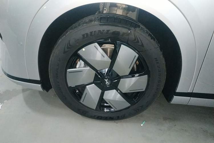 Used XPeng X9 2024 610 Long-Range Pro
