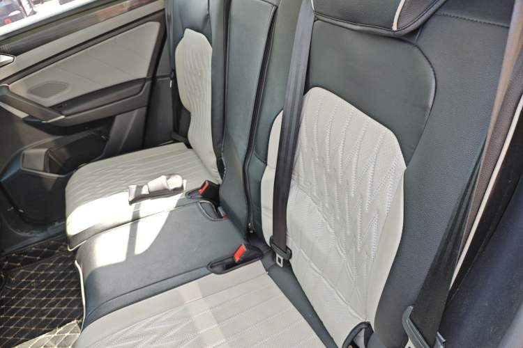 Used Volkswagen Tayron 2023 280TSI Two-Wheel-Drive Luxury Plus Advanced Version Left Rear Seat