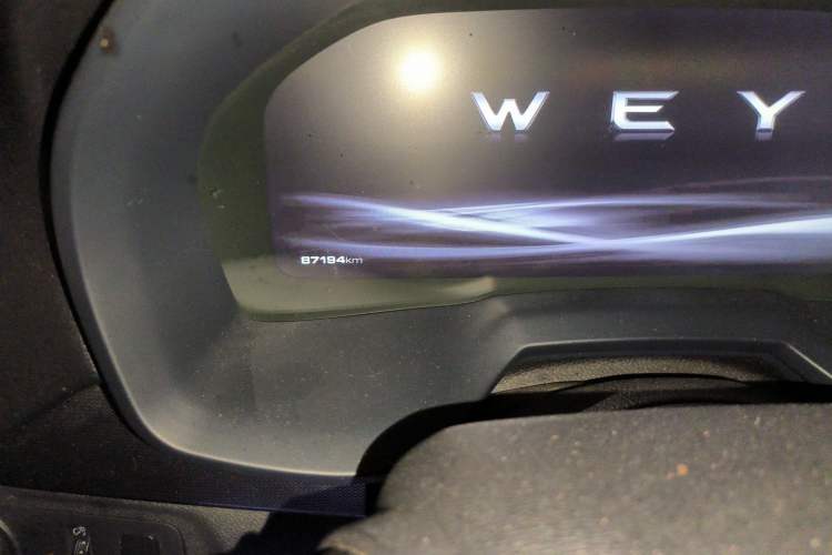 Used Wey VV7 2017 2.0T Luxury Model Odometer Close Up