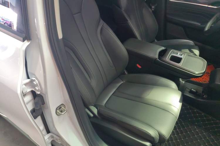 Used Dongfeng Aeolus Mage 2025 1.5T Luxury Version
