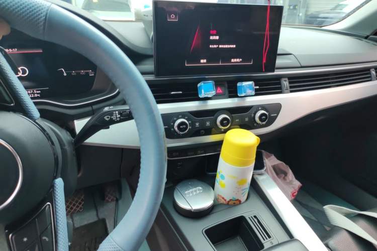 Used Audi A4L 2020 40 TFSI Fashionable and Elegant Model
