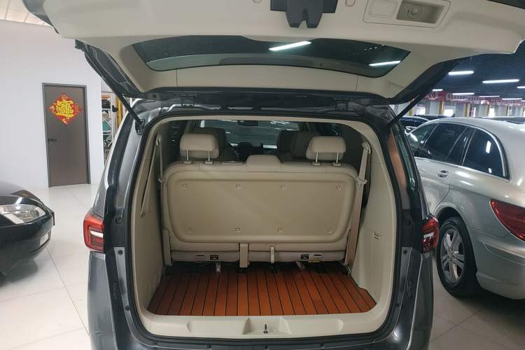 Used Buick GL8 2020 Land Business Class 652T Luxury Model
