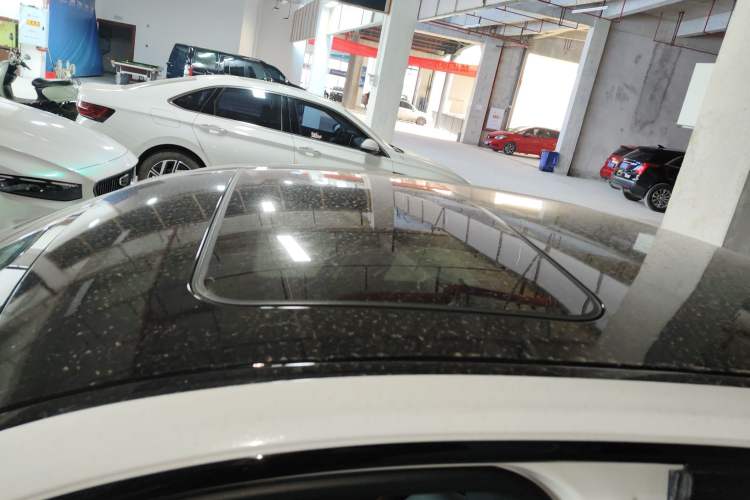 Used BMW 3 Series 2016 320Li Ambition Model
