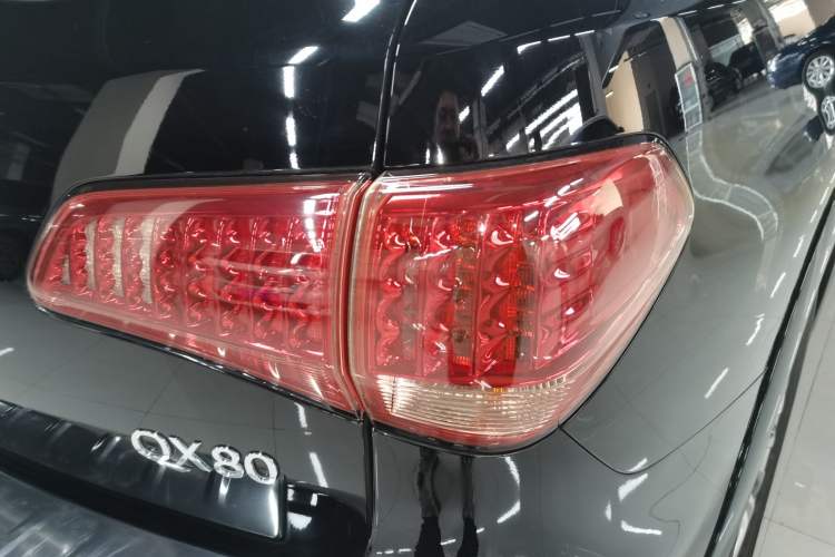 Used Infiniti QX80 2016 5.6L 4WD Right Rear Taillight