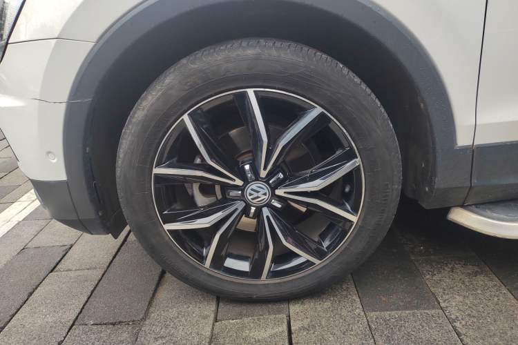 Used Volkswagen Tiguan L 2020 330TSI Automatic Two-Wheel Drive Smart Luxury Edition China VI Standard Exterior 4