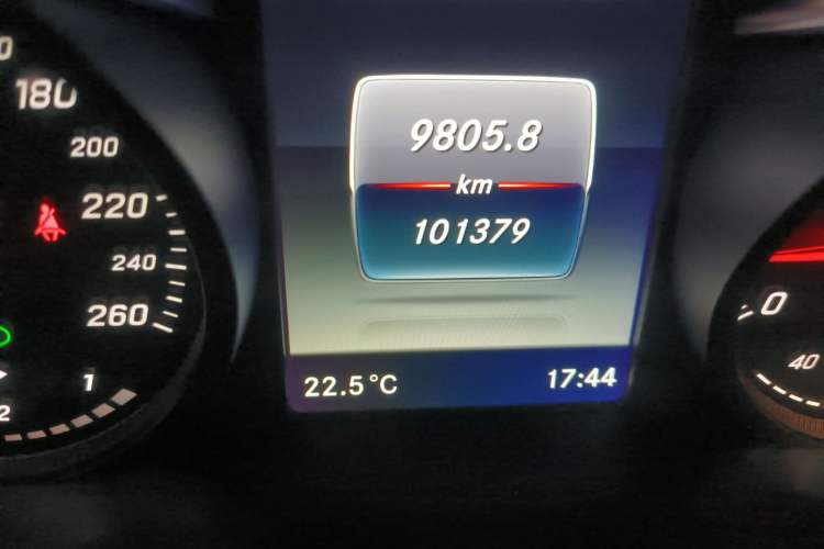 Used Mercedes-Benz GLC 2016 GLC 260 4MATIC Luxury Model