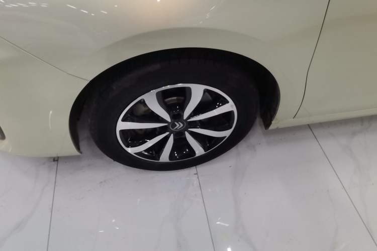 Used Citroen C4 Sega 2018 1.6L Automatic Luxury Model Left Front Wheel Hub