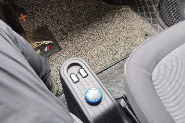 Used Wuling Hongguang MINIEV 2020 Enjoy Edition Lithium-Ion Battery Gear Lever