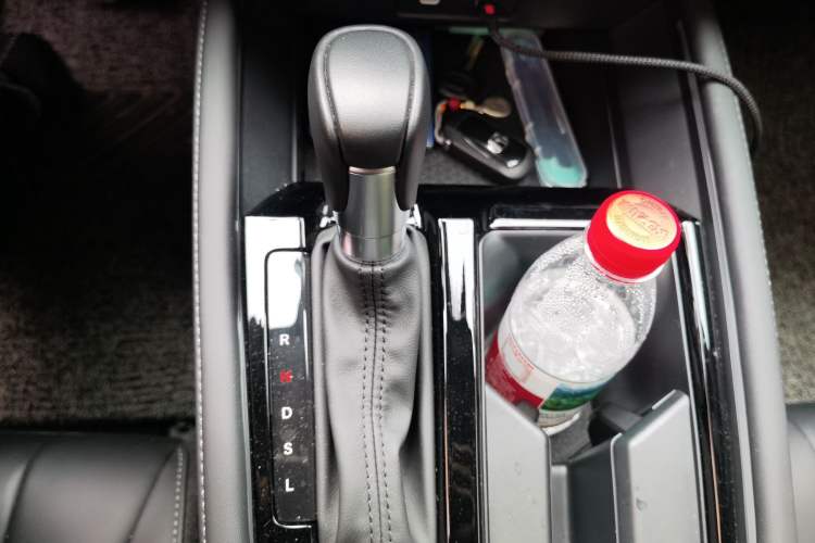 Used Honda Inspire 2024 260TURBO Elite Edition Gear Lever