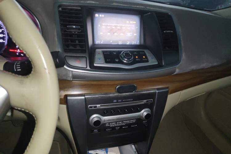 Used Nissan Teana 2011 2.0L XL Comfort Edition Audio And AC Panel