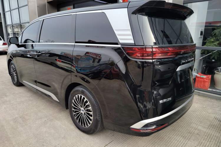 Used Denza D9 2022 EV 620 Prestige Model