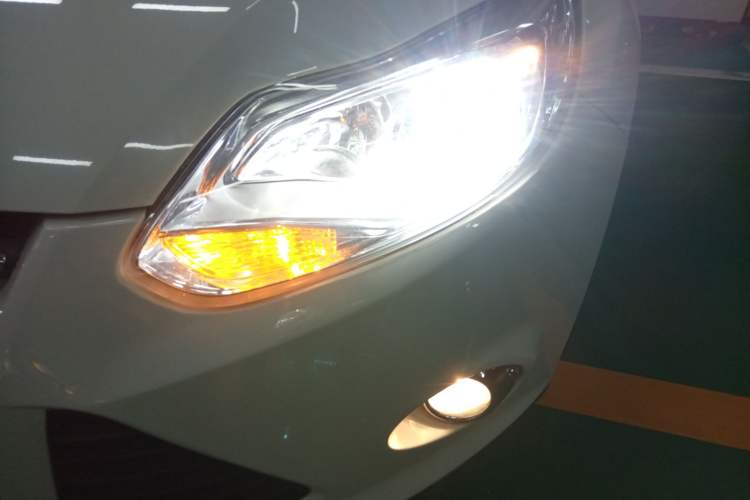 Used Ford Focus 2012 Sedan 1.6L Automatic Fashion Edition
