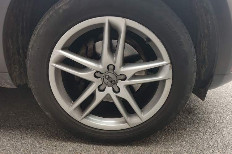 Used Audi Q5 2017 Plus 40 TFSI Technology Model Right Front Wheel Hub