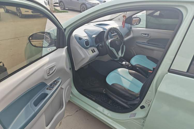 Used CHANGAN Benni E-Star 2021 National Edition Colorful Version Lithium Iron Phosphate (31.86 kWh)