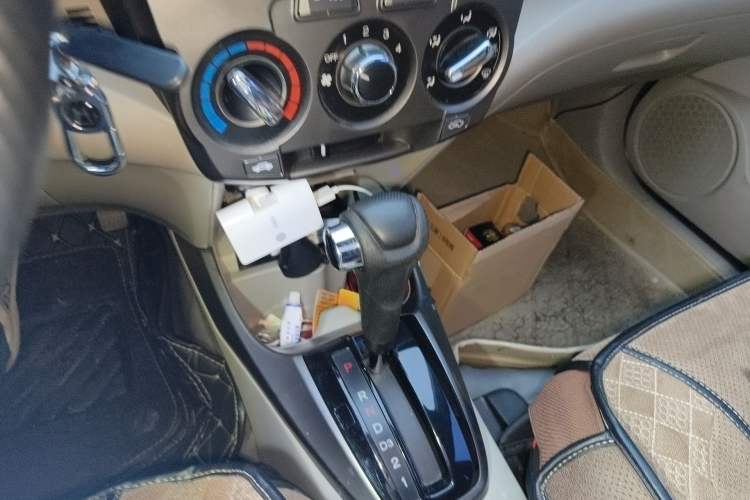 Used Honda City Classic 2012 1.5L Automatic Elite Edition Gear Lever