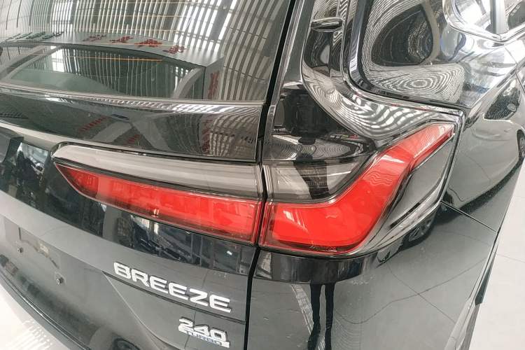 Used Honda Breeze 2023 240TURBO Two-Wheel Drive Elite Edition 5 Seats
