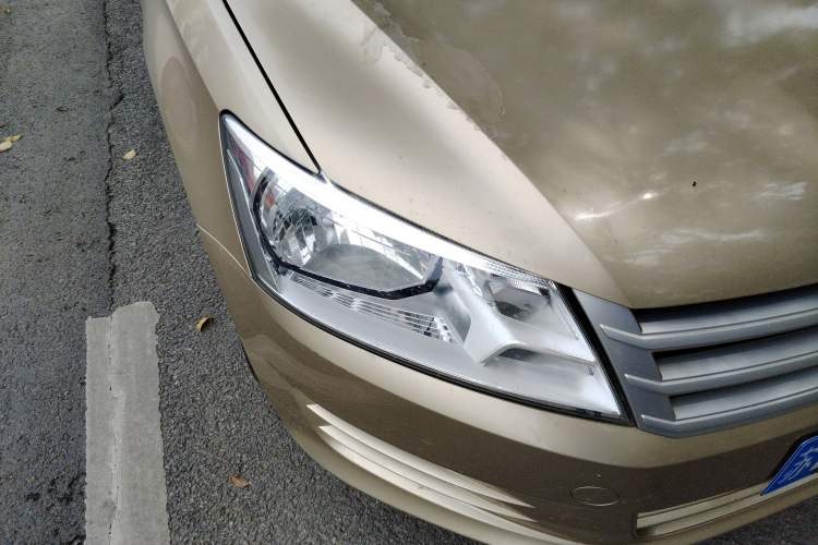 Used Volkswagen Santana 2015 1.6L Manual Fashion Edition Right Front Headlight