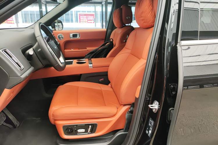 Used Li Auto L8 2025 Ultra Smart Refreshed Edition
