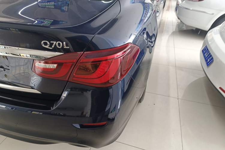 Used Infiniti Q70 2015 Q70L 2.5L Elite Edition Right Rear Taillight