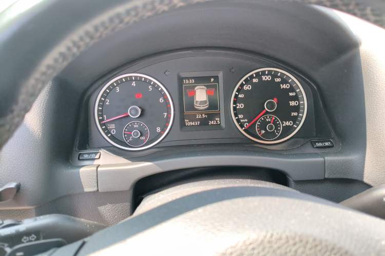 Used Volkswagen Tiguan 2015 1.8TSI Automatic All-Wheel-Drive Luxury Model Instrument Cluster