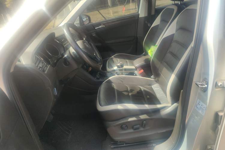 Used Volkswagen Tiguan L 2017 330TSI Automatic Two-Wheel Drive Comfort Edition Left Front Seat