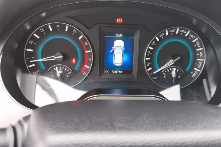 Used Haval H2 2017 Red-Label 1.5T Manual Two-Wheel Drive Luxury Model
