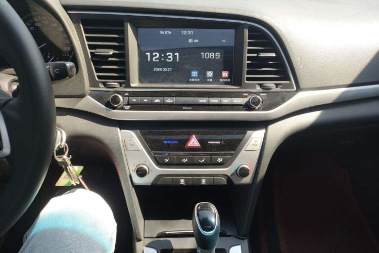 Used Hyundai Elantra (6th Generation / Lingdong) 2016 1.6L Automatic ZhiXuan – Elite Version Audio And AC Panel