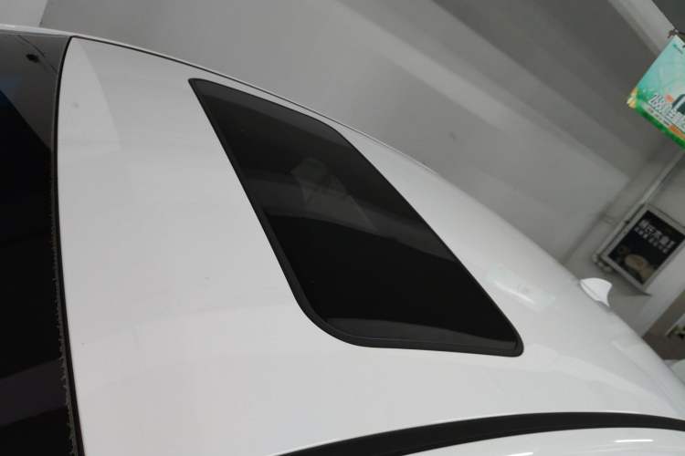 Used Geely Auto Emgrand GL 2017 1.3T DCT Luxury Model Roof