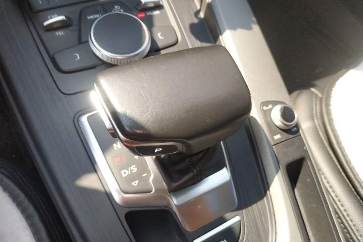 Used Audi A4L 2017 40 TFSI Ambition Edition