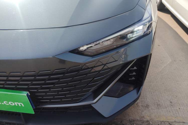 Used CHANGAN UNI-V 2022 1.5T Smart Navigation Version
