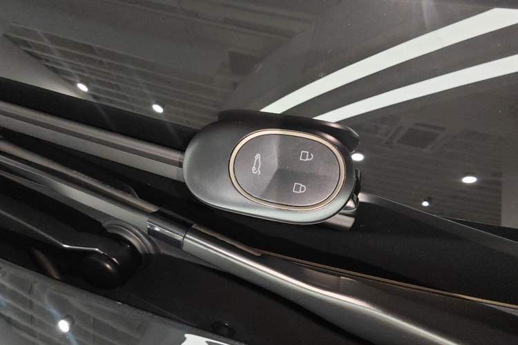 Used Nio ET5T 2025 75 kWh Touring Vehicle Key